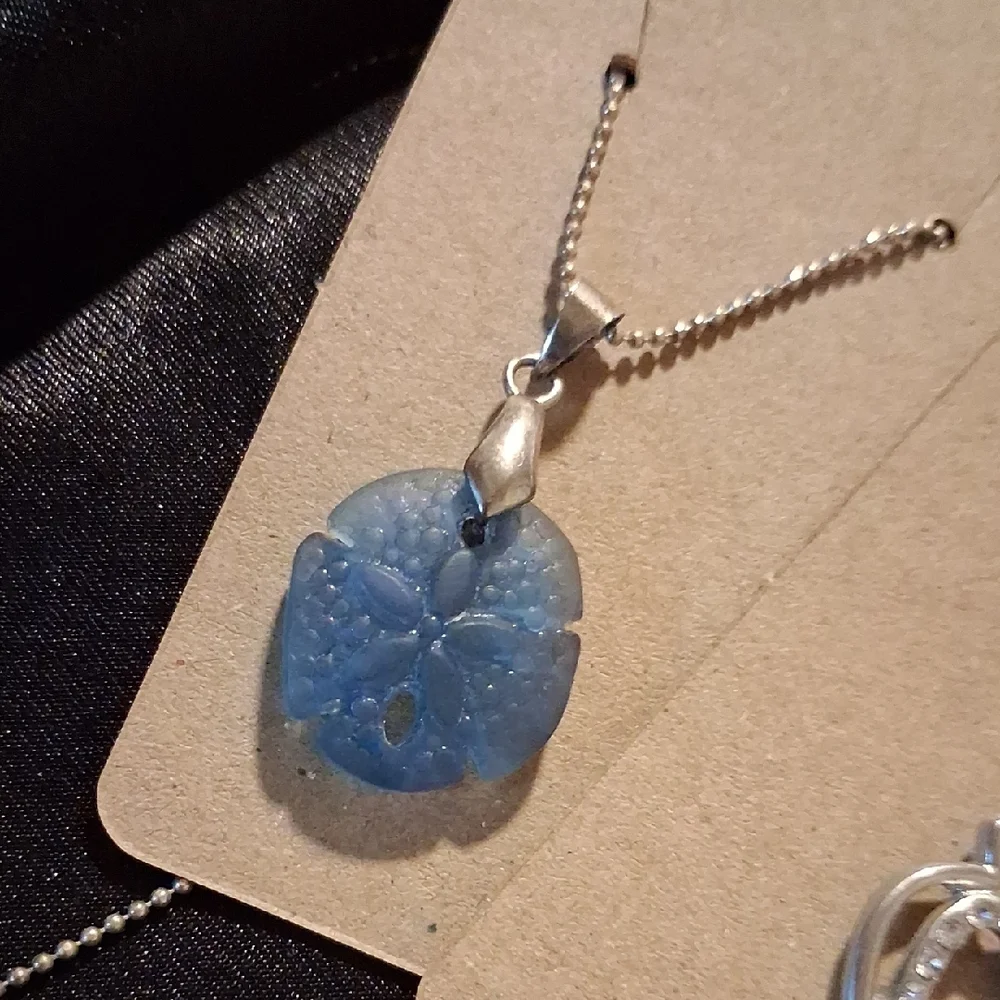 Dazzling Silver Heart Necklace - Picture 5 of 11